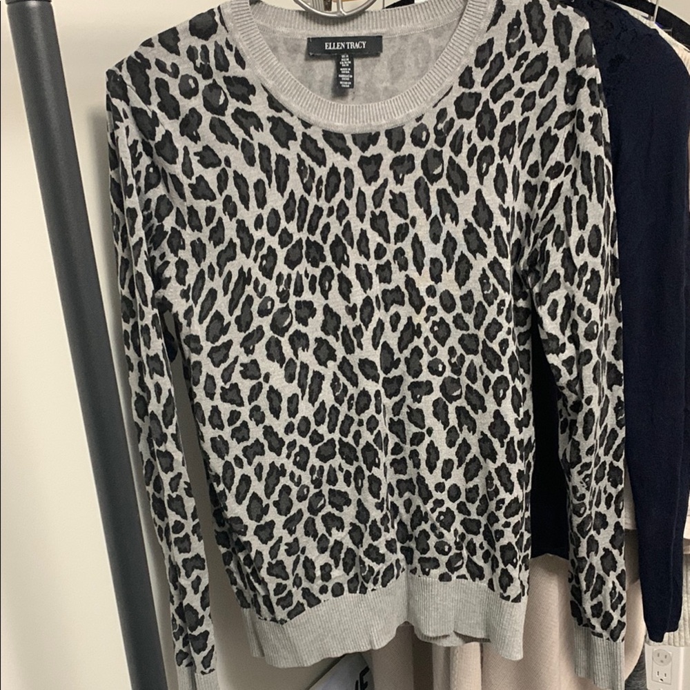 Ellen Tracy Grey & Black Animal Print Sweater - Size M - Like New